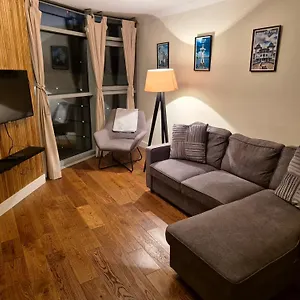 Ultra-luxury Centre 2 Bed Apartment, With Free Parking Cardiff